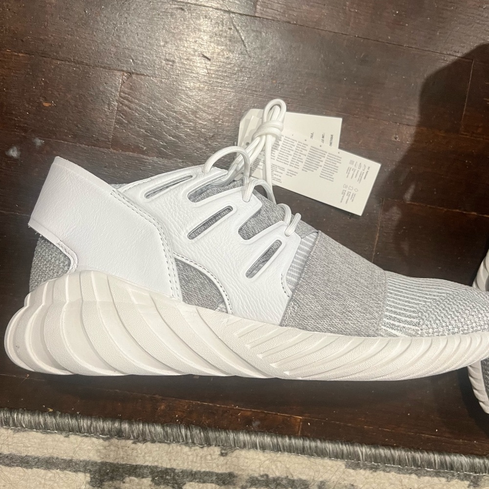 Adidas Tubular Doom PK in White and Gray Size 11